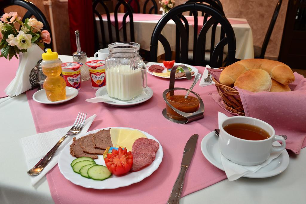 Eden Panzio Bed & Breakfast Eger Eksteriør bilde