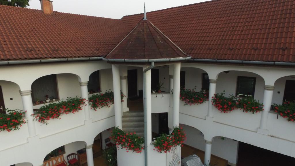 Eden Panzio Bed & Breakfast Eger Eksteriør bilde